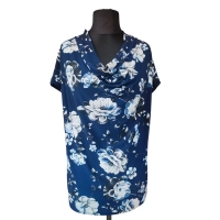 Bluzka z lejącym dekoltem typu woda biało-niebieskie kwiaty